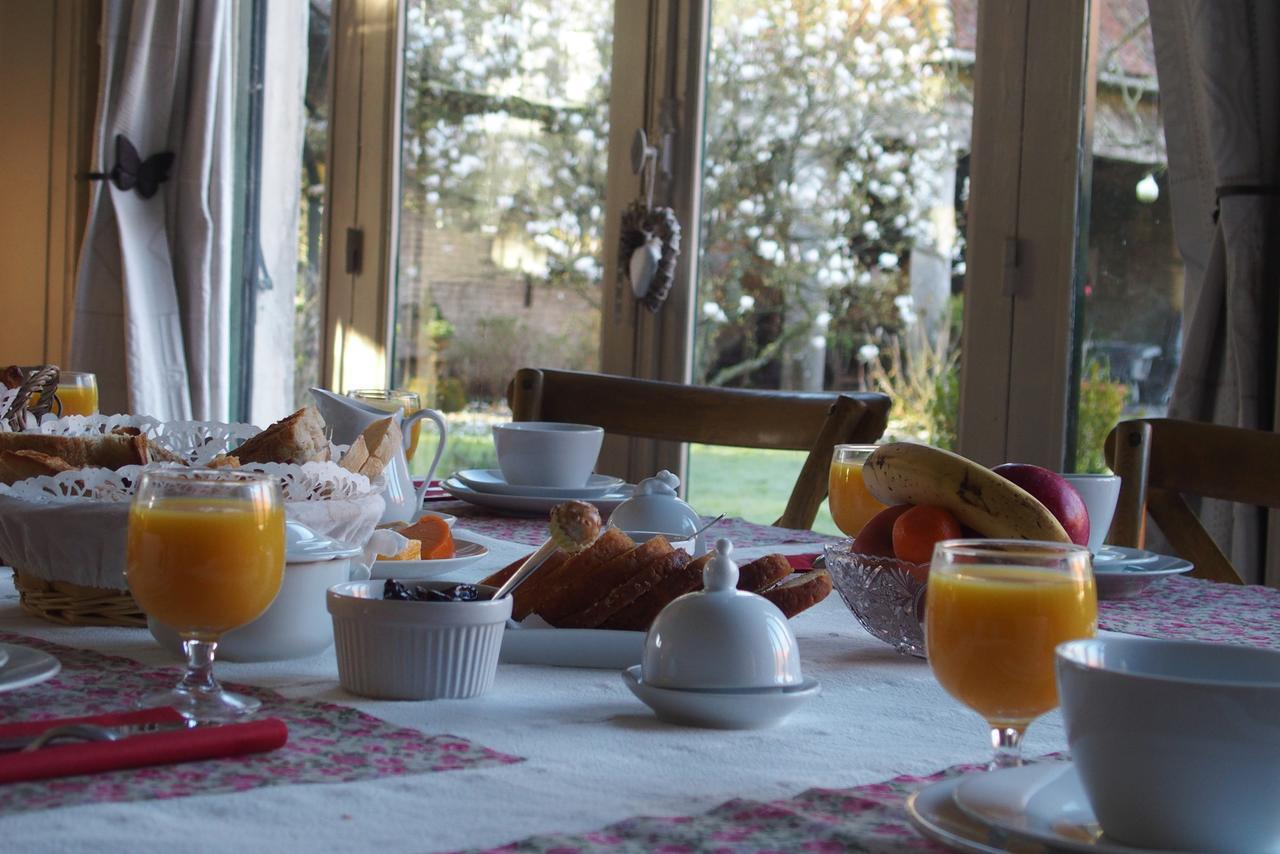 Manoir De Bois En Ardres Bed & Breakfast Exterior photo